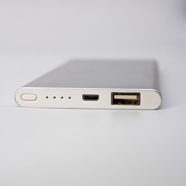 POWER BANK SLIMPOWER DE 8,000 mAh vista 3