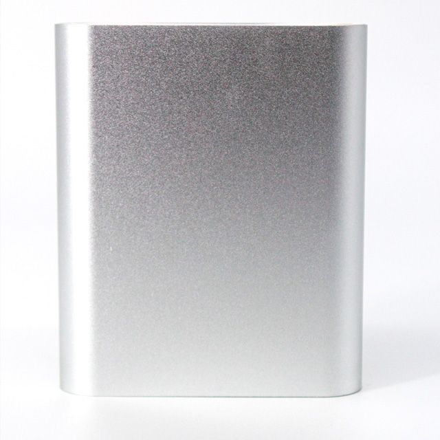POWER BANK SILVER DE 10,400 mAh vista 2